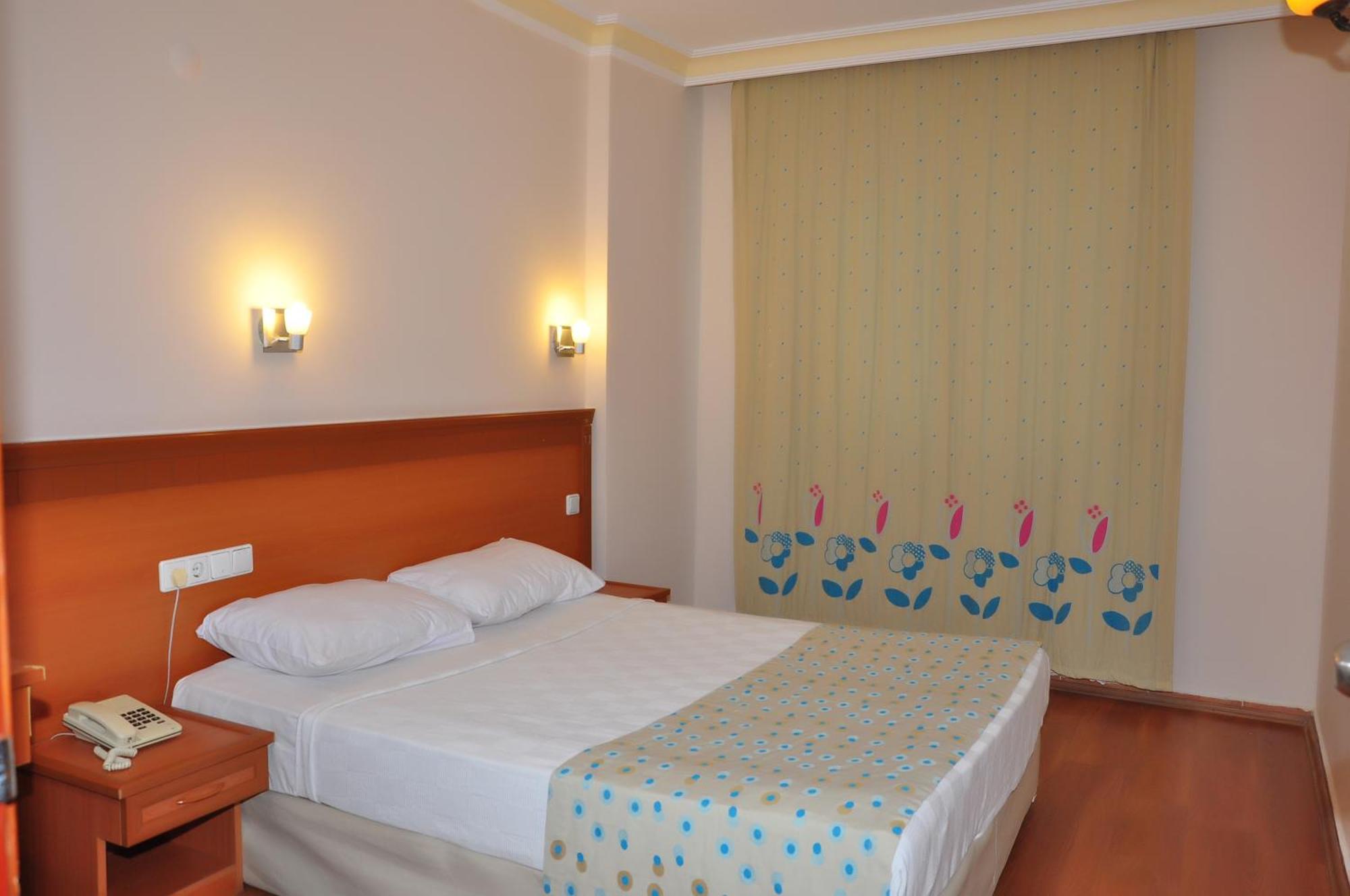 Standard Double Room,1433787550:JPEG